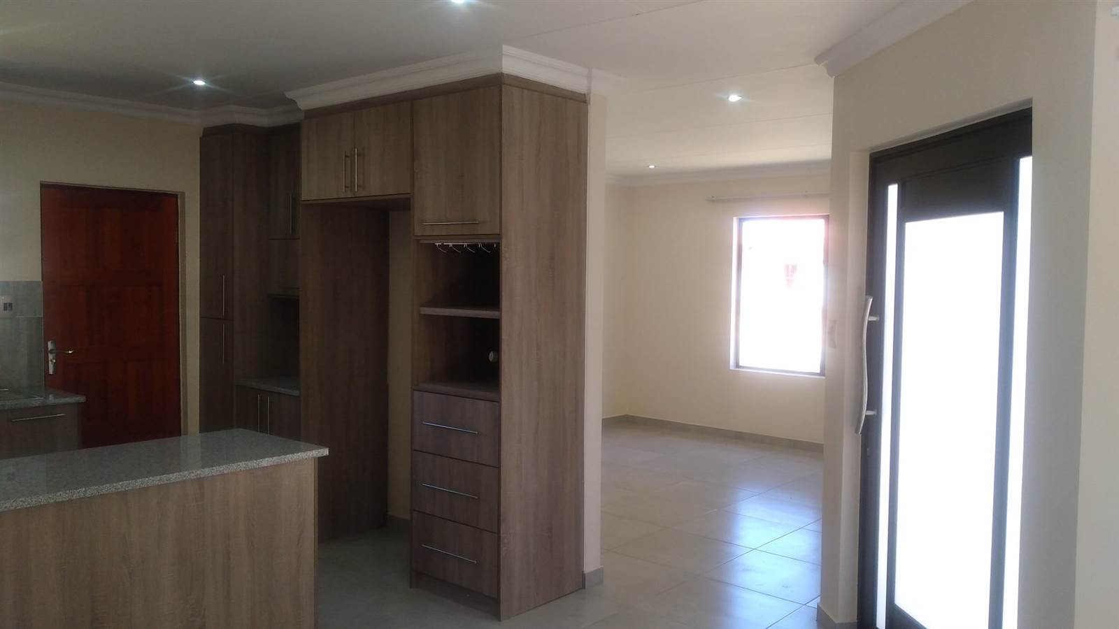3 Bed House in Mandela View photo number 4
