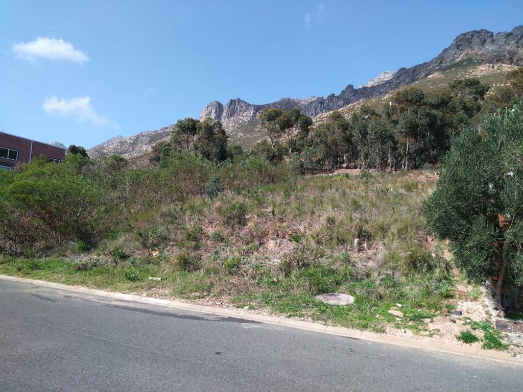777 m² Land available in Mountainside photo number 1