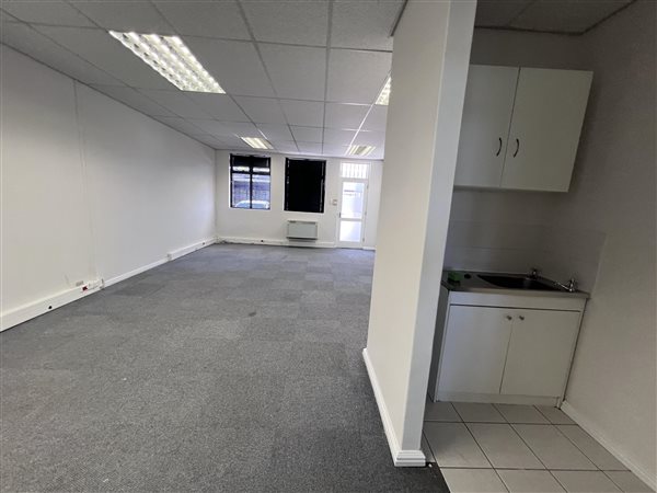 56  m² Commercial space