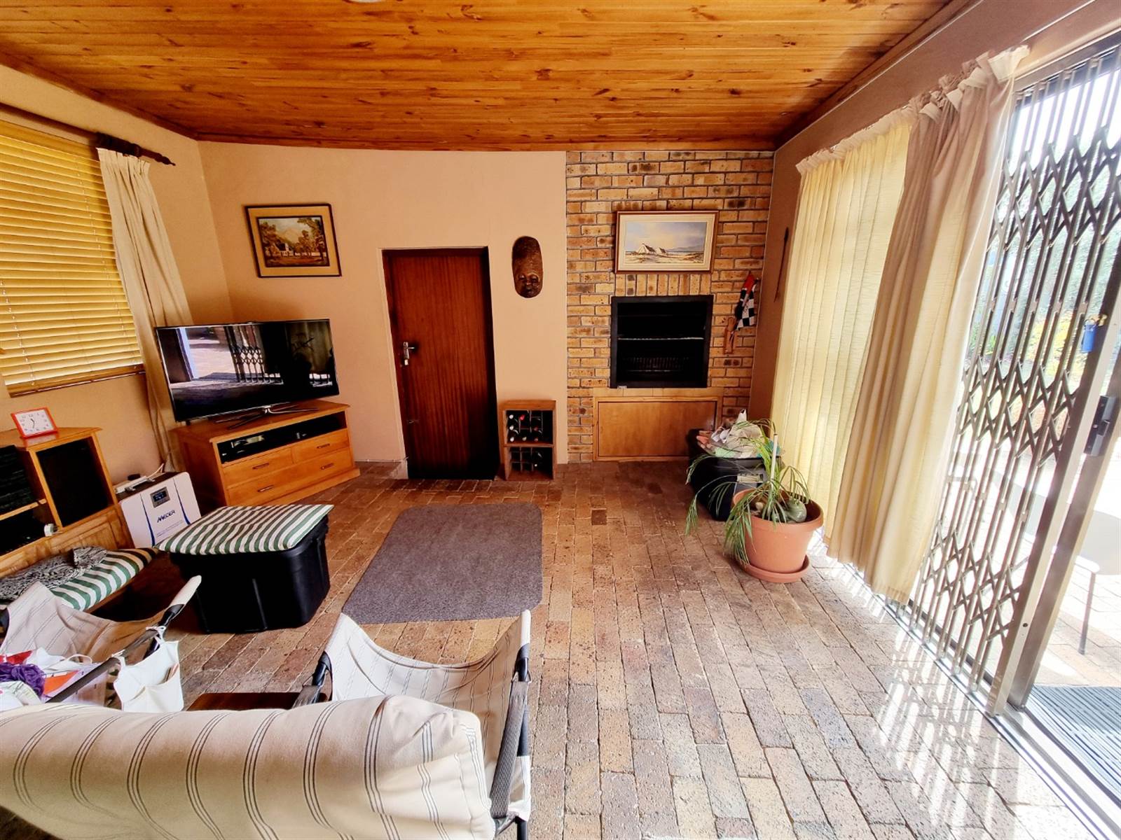 4 Bed House in Edgemead photo number 8