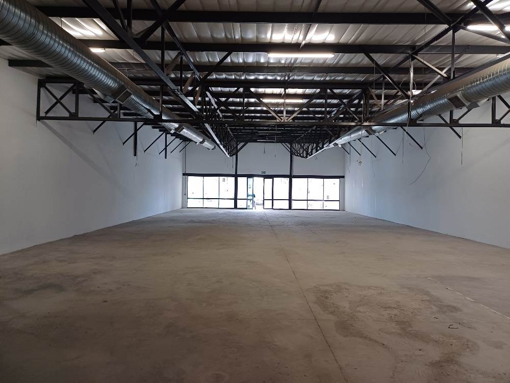 595  m² Commercial space in Hennopspark photo number 11