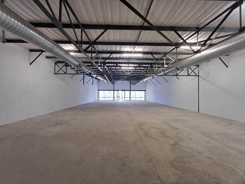595  m² Commercial space in Hennopspark photo number 12