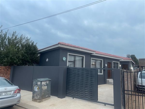 2 Bed House in Diepkloof