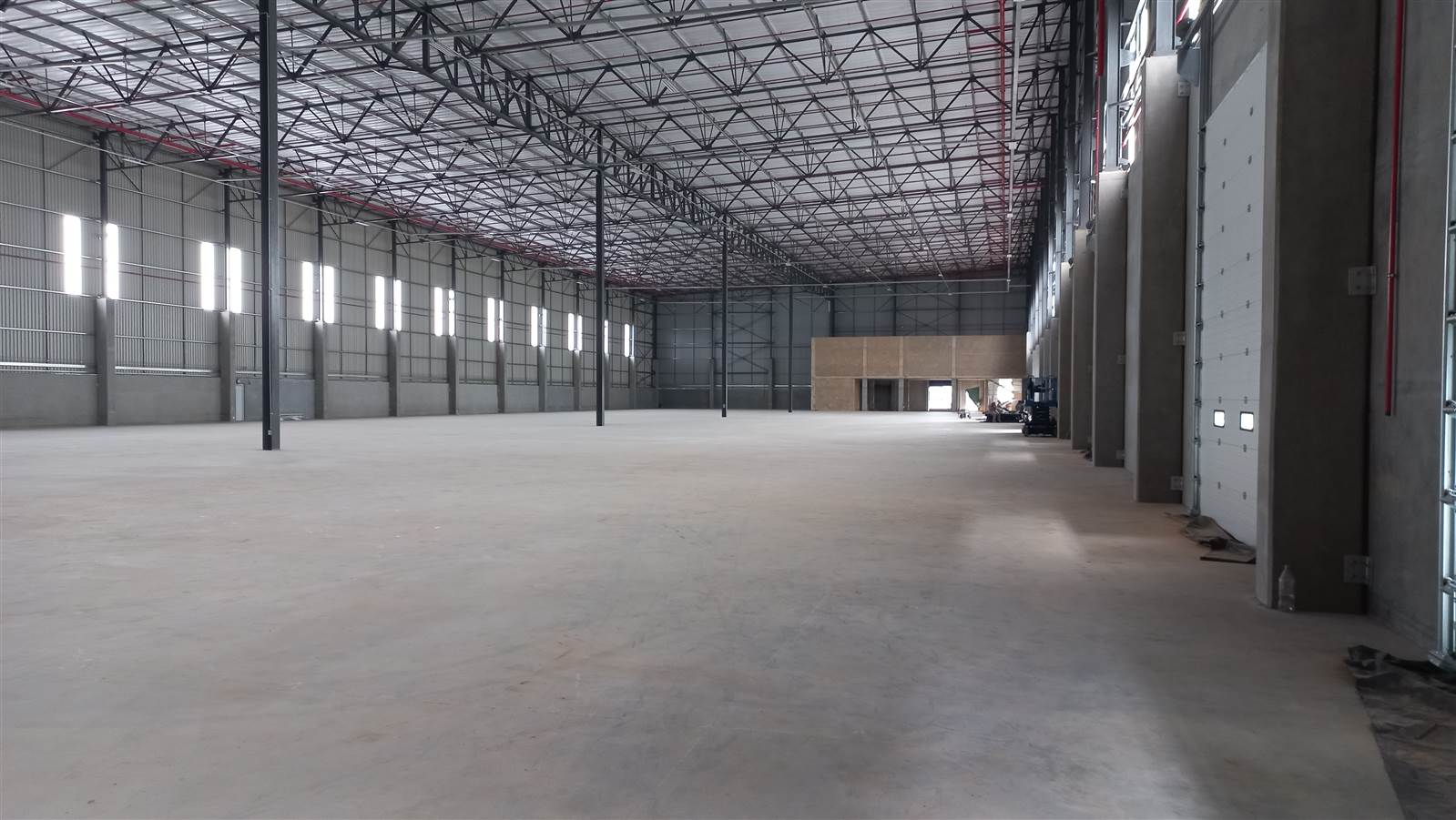 6443  m² Industrial space in Pomona photo number 1