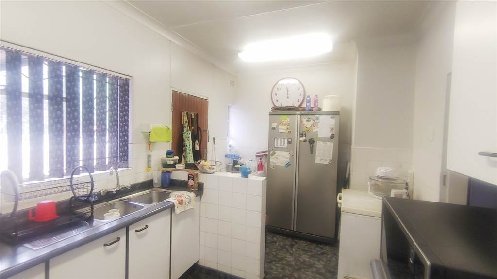 3 Bed House in Leondale photo number 3