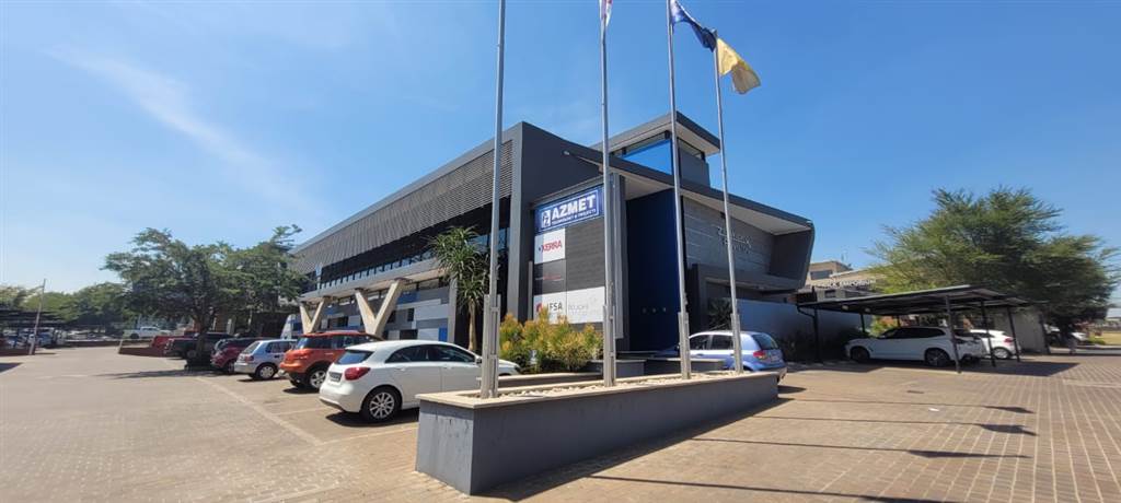 177  m² Commercial space in Glen Marais photo number 2