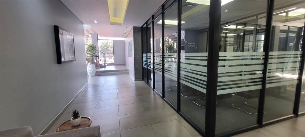 177  m² Commercial space in Glen Marais photo number 7