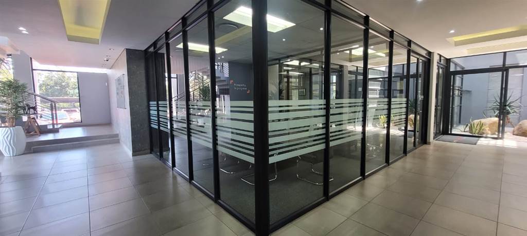 177  m² Commercial space in Glen Marais photo number 8