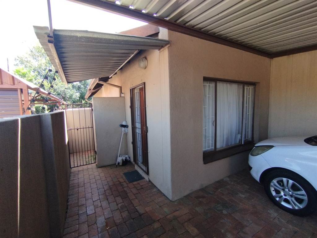 3 Bed House in Wierda Park Ext 2 photo number 15