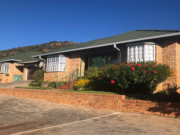 3 Bedroom Townhouse 3 Bedroom Townhouse