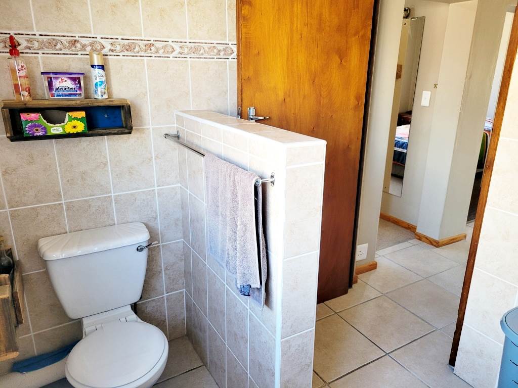 3 Bed House in Struisbaai photo number 13