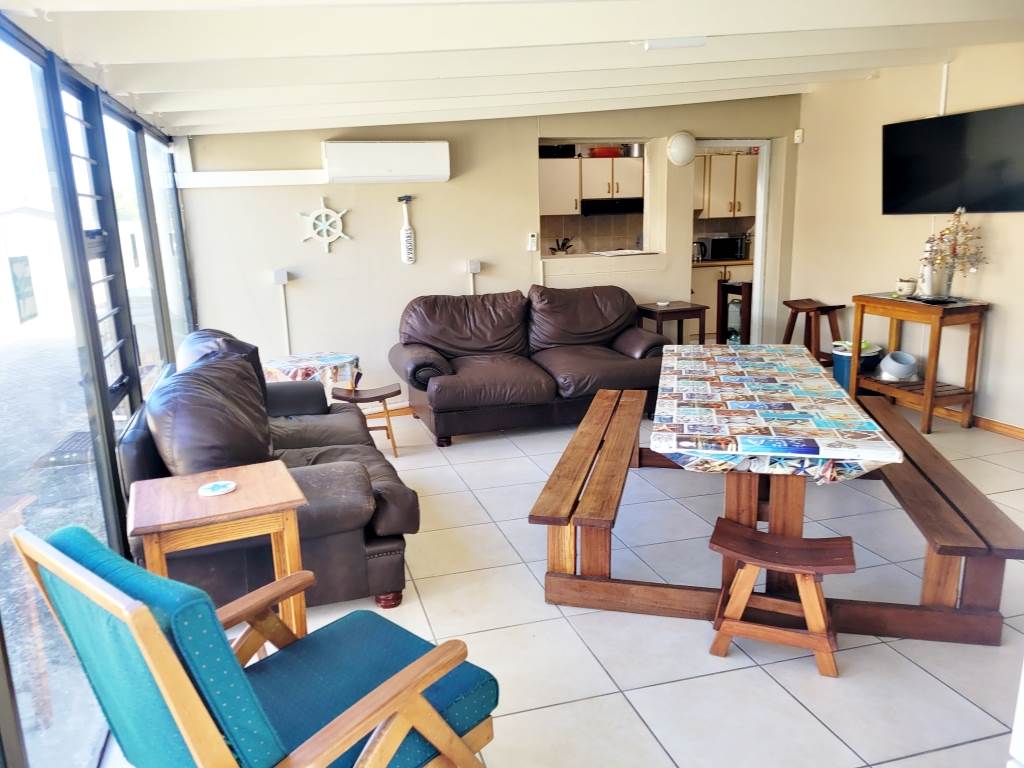 3 Bed House in Struisbaai photo number 17