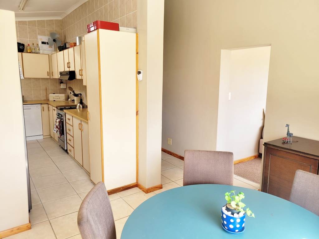 3 Bed House in Struisbaai photo number 7