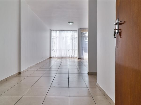 1 Bedroom Flat 1 Bedroom Flat