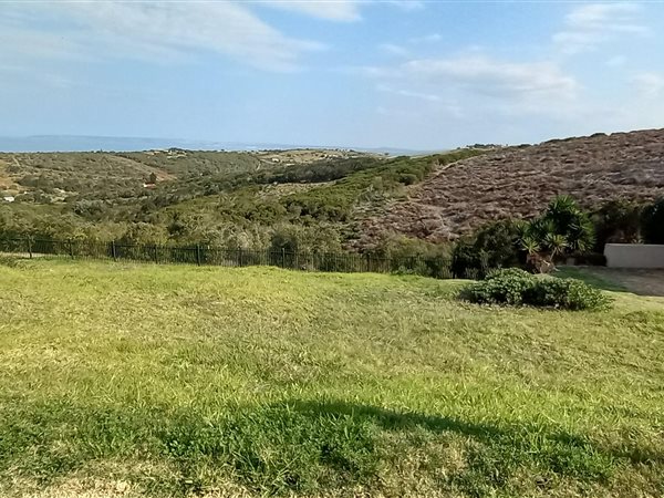 698 m² Land available in Great Brak River