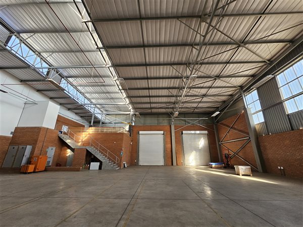 609  m² Industrial space