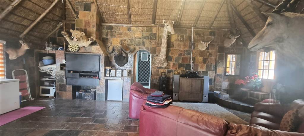 6 Bed House in Stilfontein photo number 13