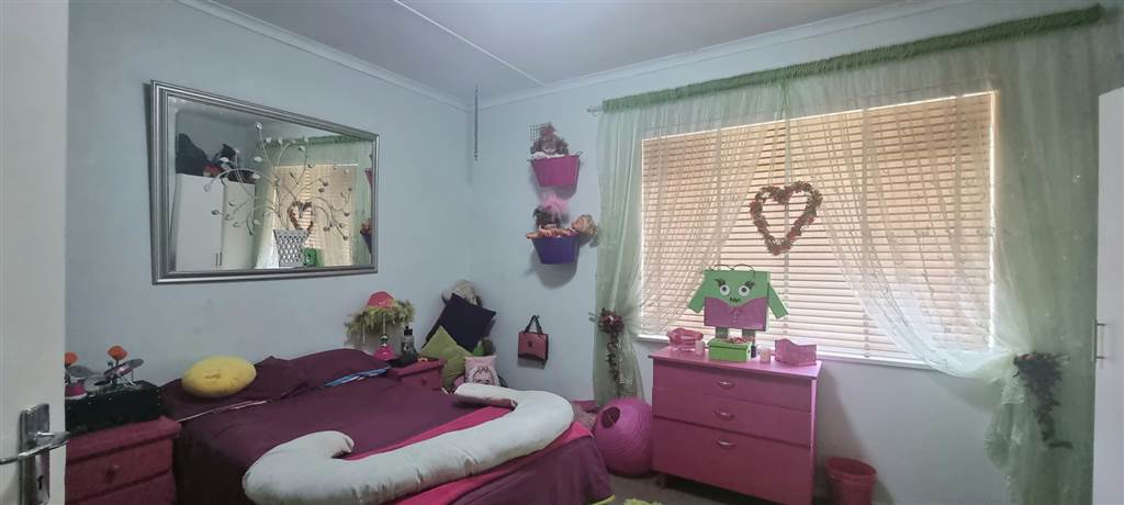 6 Bed House in Stilfontein photo number 23