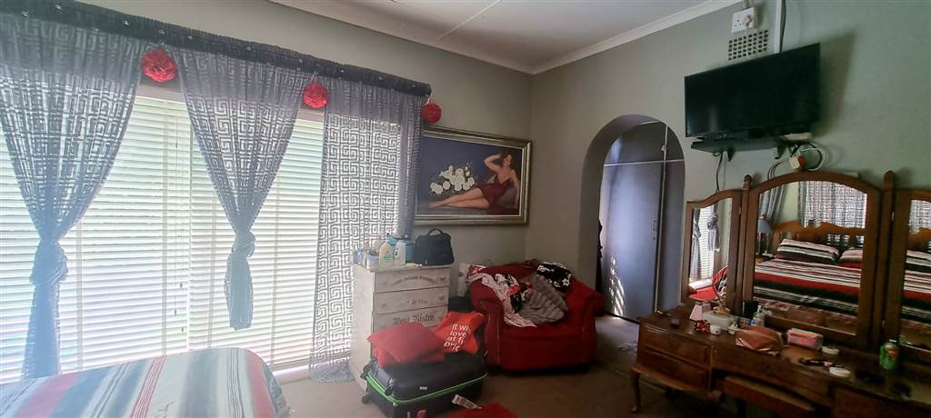 6 Bed House in Stilfontein photo number 20