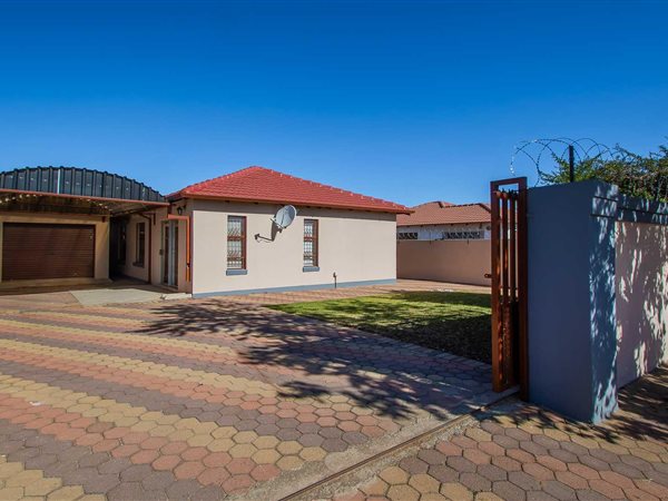 3 Bedroom House 3 Bedroom House