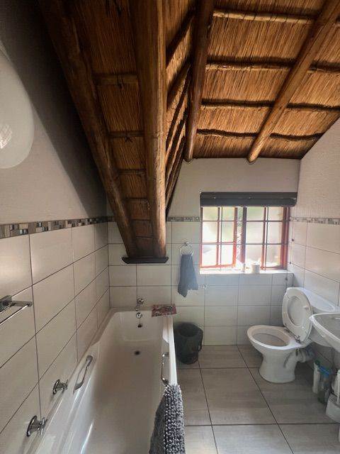 3 Bed House in Lonehill photo number 7