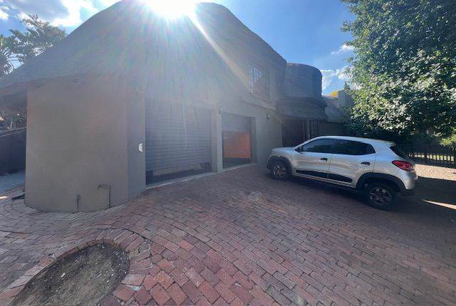 3 Bed House in Lonehill photo number 11