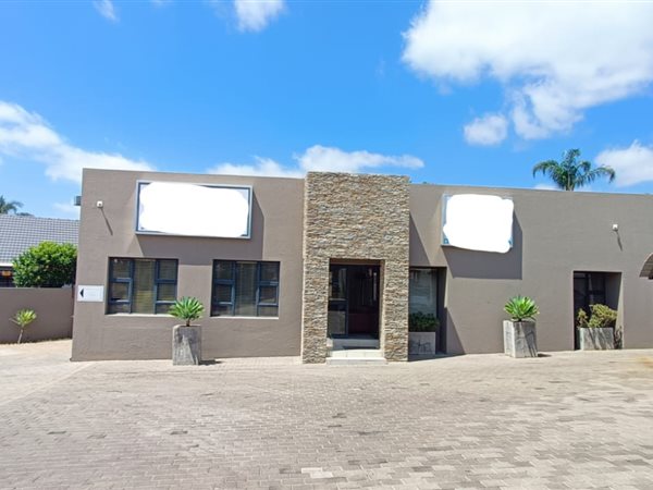 432  m² Commercial space in Garsfontein