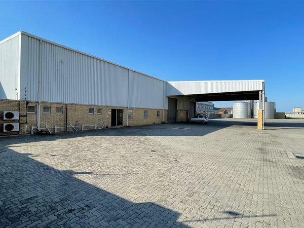 1 585  m² Industrial space