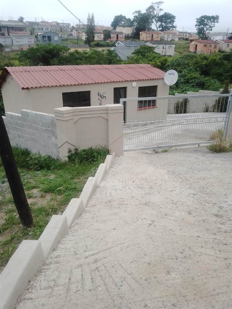 2 Bed House in Mdantsane photo number 8