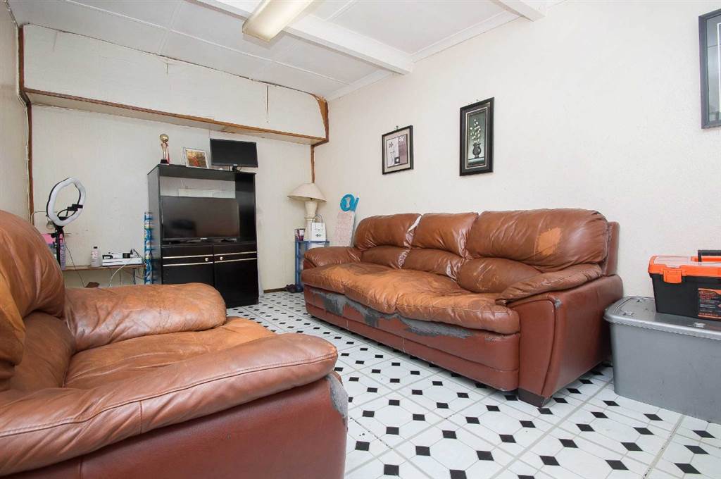 3 Bed House in Riverlea photo number 8