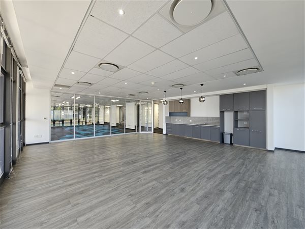 1015.70001220703  m² Commercial space in Bryanston