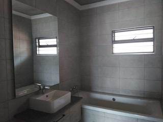 2 Bed House in Hazeldean (Silverlakes Surroundings) photo number 15