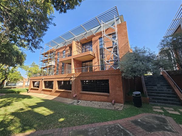 124  m² Commercial space in Highveld