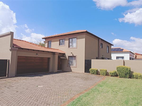 5 Bedroom House 5 Bedroom House
