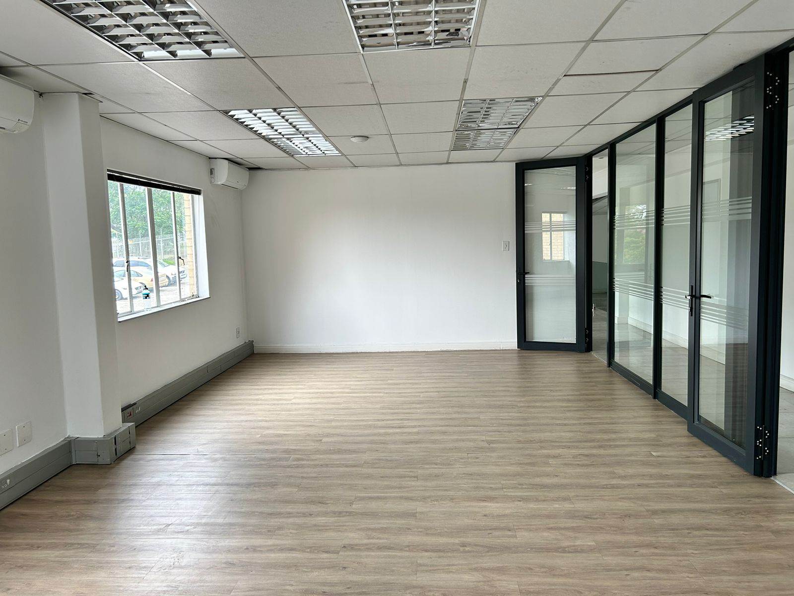 399  m² Industrial space in Eastgate photo number 26