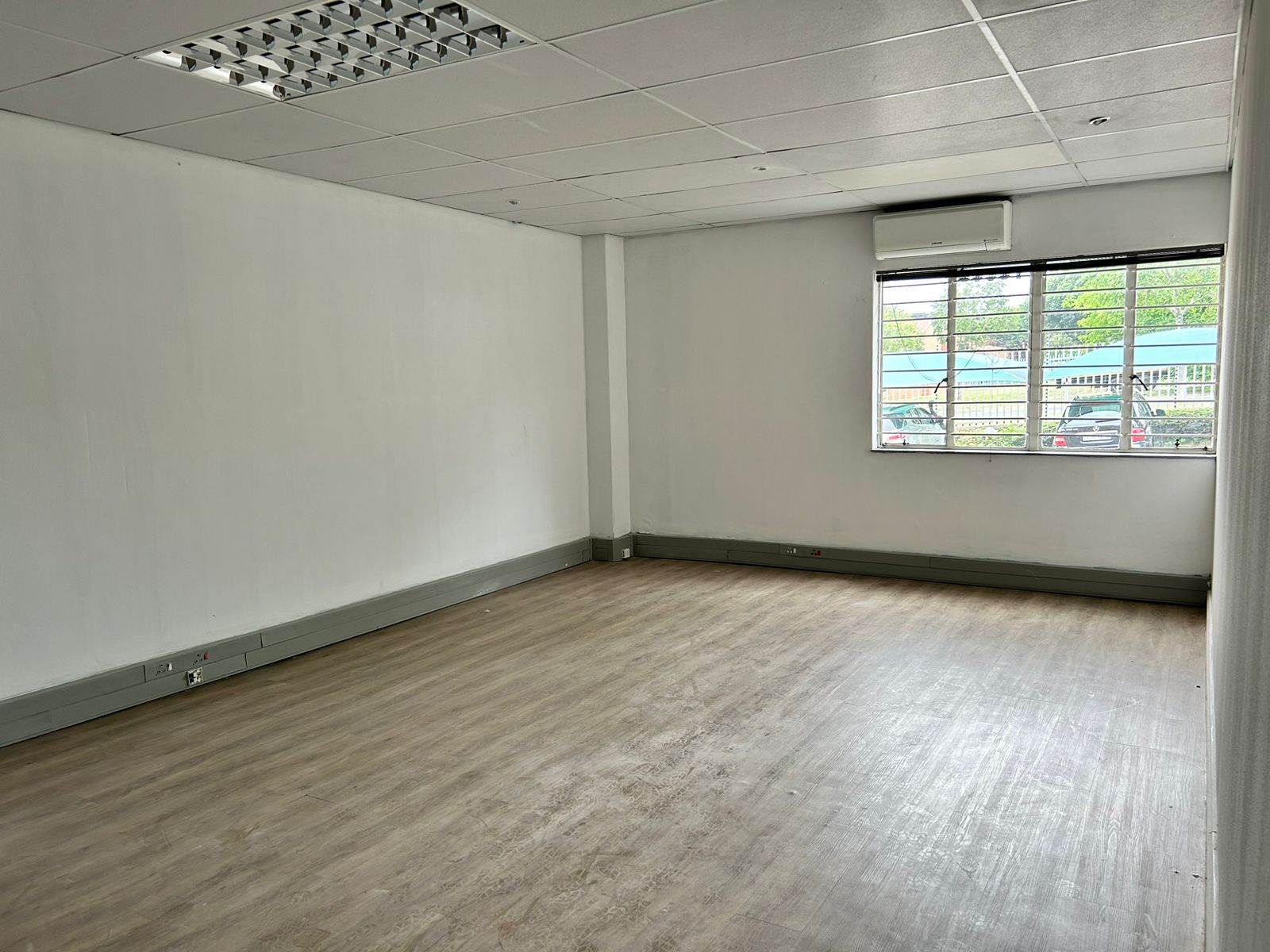 399  m² Industrial space in Eastgate photo number 17