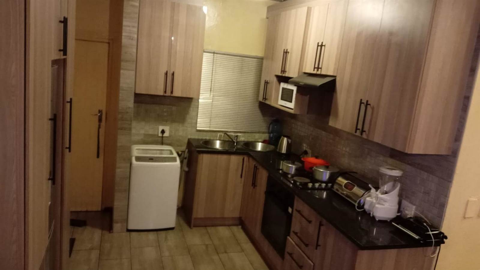 2 Bed Apartment in Boksburg Central photo number 12