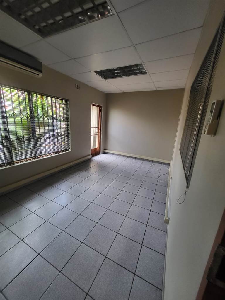 522  m² Commercial space in Rustenburg Central photo number 8