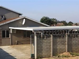 4 Bed House in Trenance Manor