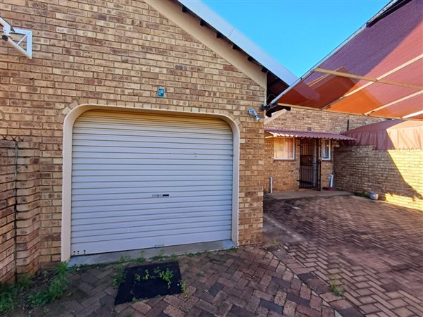 2 Bedroom Townhouse 2 Bedroom Townhouse