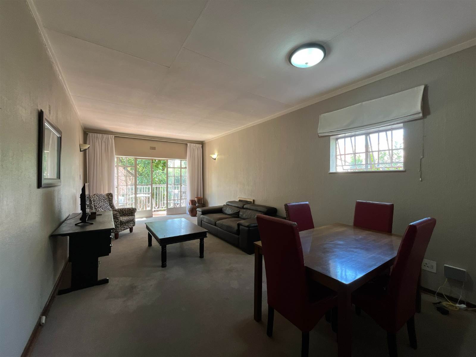 2 Bed Apartment in Woodmead photo number 5