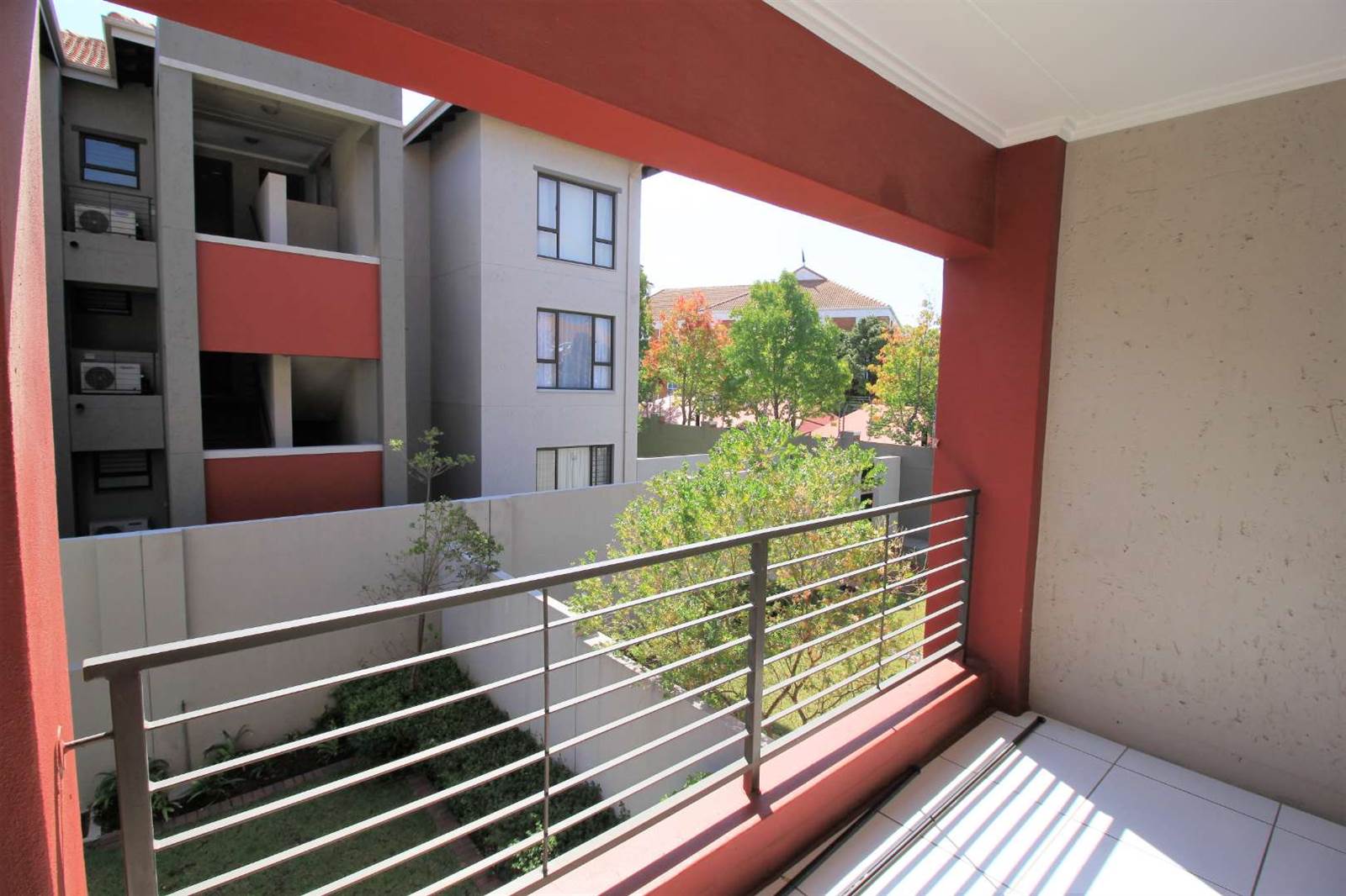 1 Bed Apartment in Fourways photo number 9