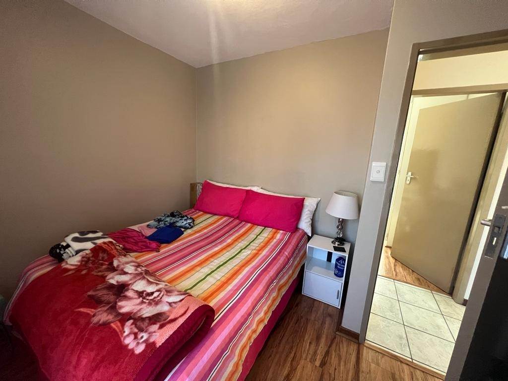 2 Bed Apartment in Die Hoewes photo number 15
