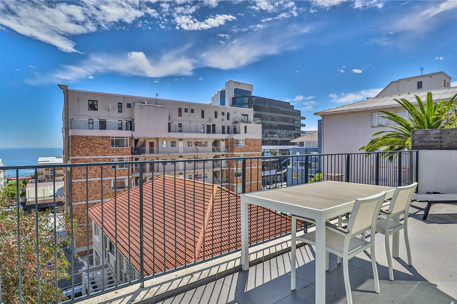 2 Bed Apartment in Sea Point photo number 12