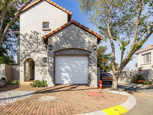 3 Bedroom Townhouse 3 Bedroom Townhouse