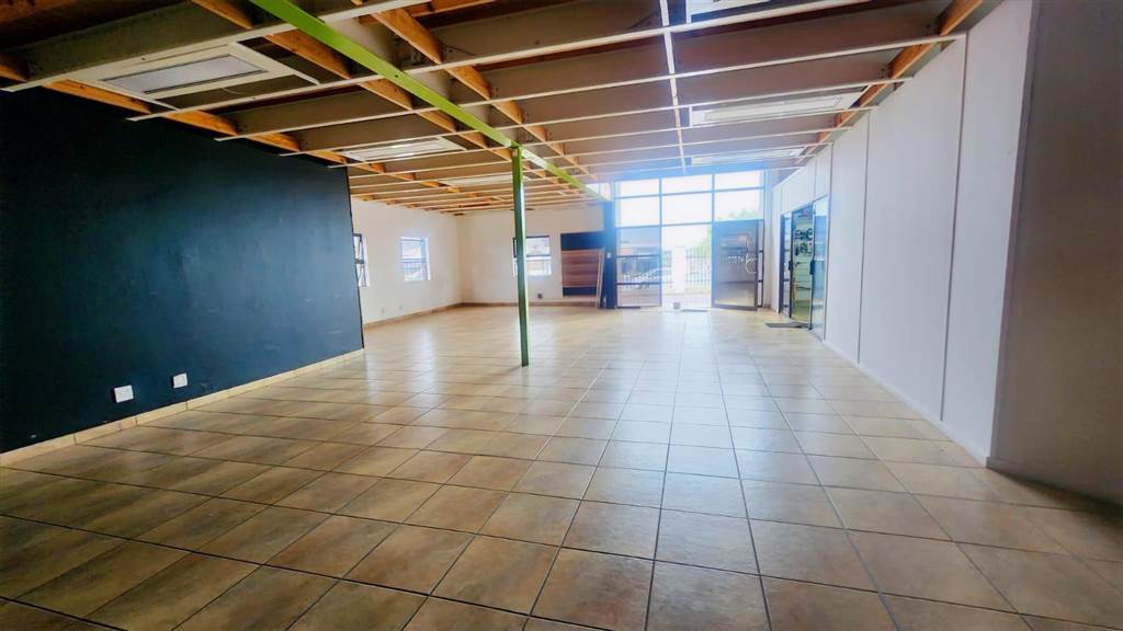 602  m² Commercial space in Secunda photo number 4