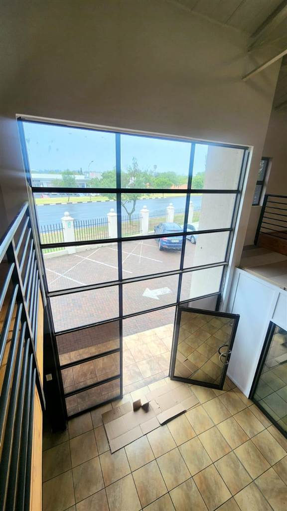 602  m² Commercial space in Secunda photo number 3