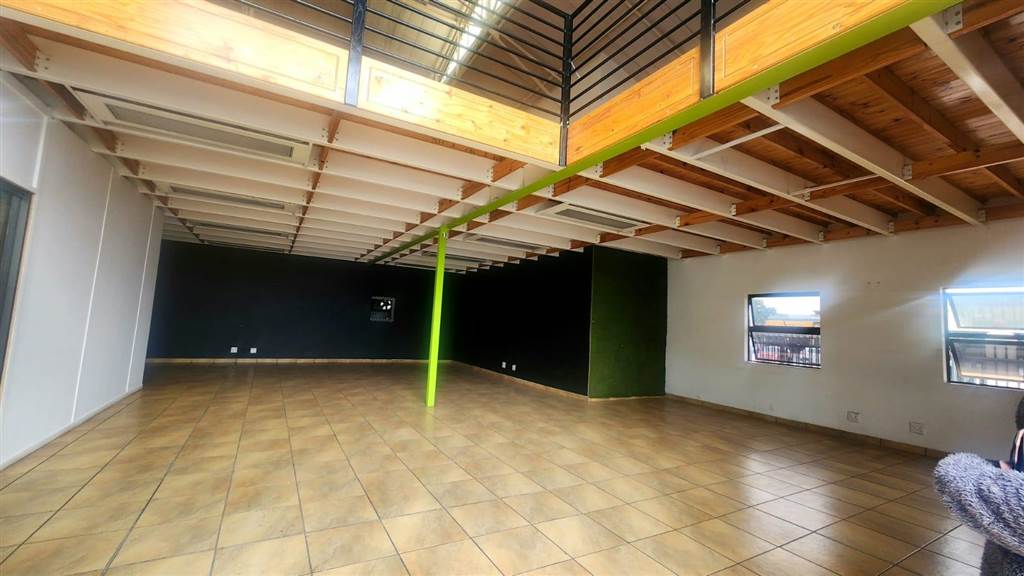 602  m² Commercial space in Secunda photo number 7