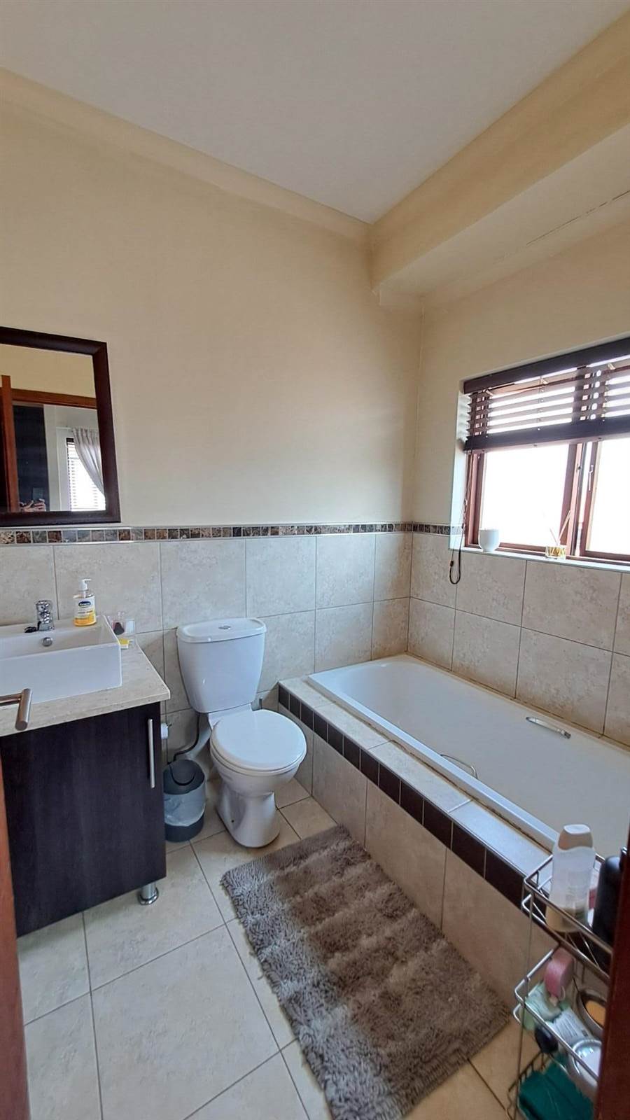 2 Bed Apartment in Pretorius Park photo number 16