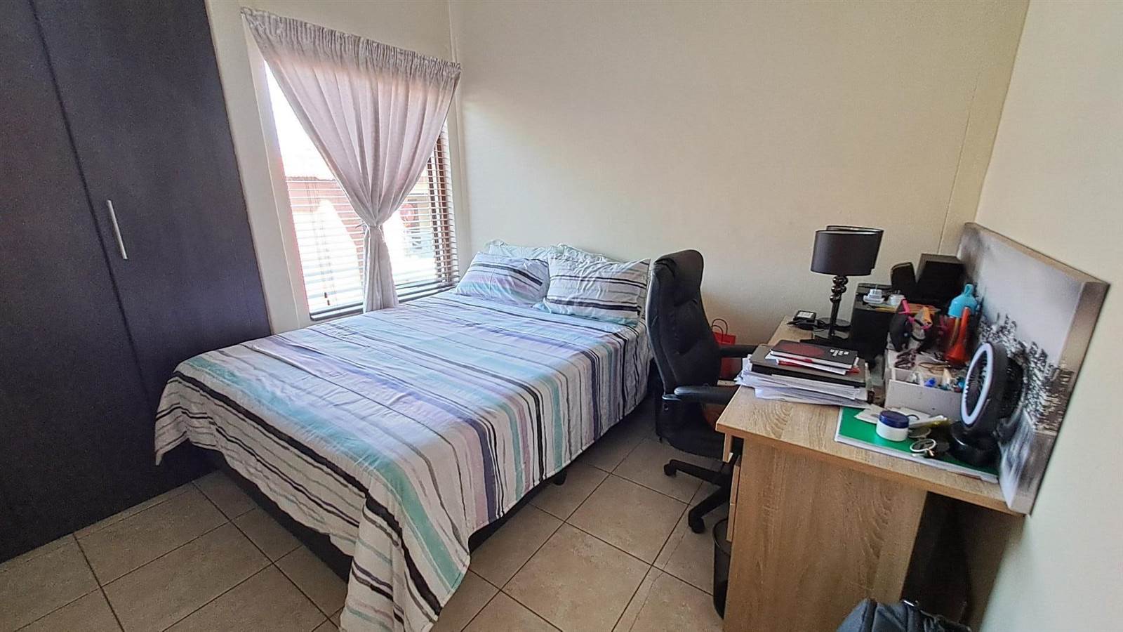 2 Bed Apartment in Pretorius Park photo number 13